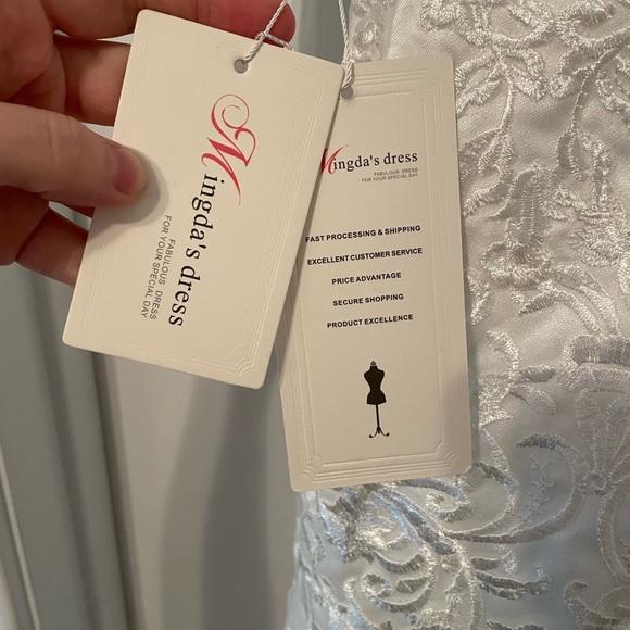 Sheath style Wedding Dress - Picture 4 of 11